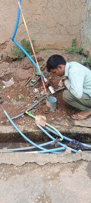 गांव की सरकारी संपत्ति को दबंग पहुंचा रहे नुकसान