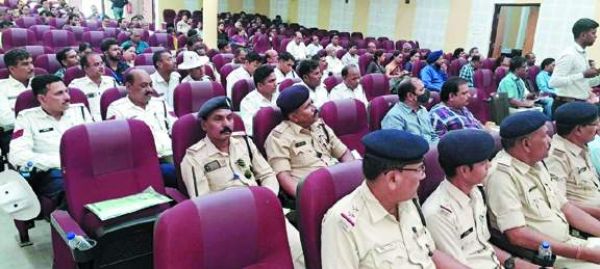 स्कूली बच्चों के सुरक्षित परिवहन पर कार्यशाला 