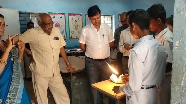 कबाड़ से जुगाड़ स्पर्धा में बढ़-चढक़र लिया हिस्सा