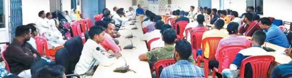 राजीव युवा मितान क्लब के सदस्यों को प्रशिक्षण