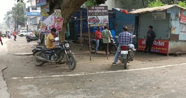 एक माह में तीन बार चोरों ने तोड़ा पान दुकान का ताला