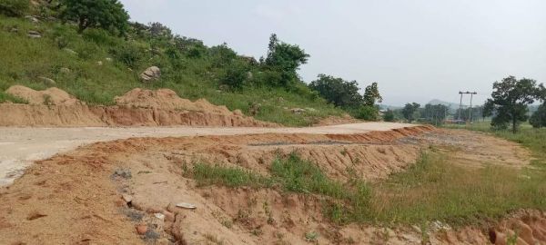 विरोध के बाद भी बना सीसी रोड अनुपयोगी होने का लगा आरोप