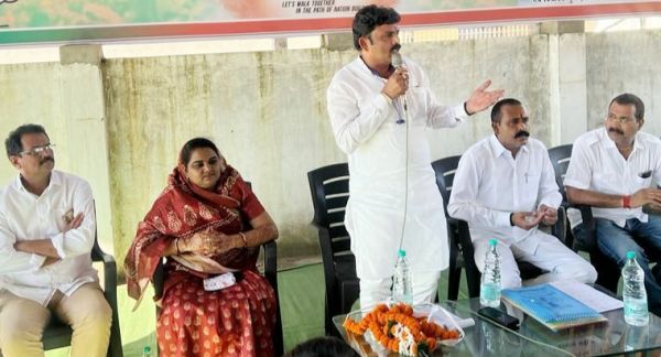 संगठन प्रभारी ने ली कुरूद विस भाजपा की बैठक  