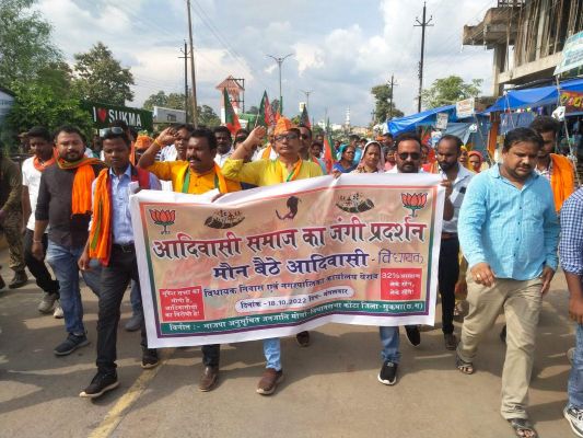 आरक्षण कटौती पर भडक़े भाजपाई, विधायक  निवास-नपा घेरा