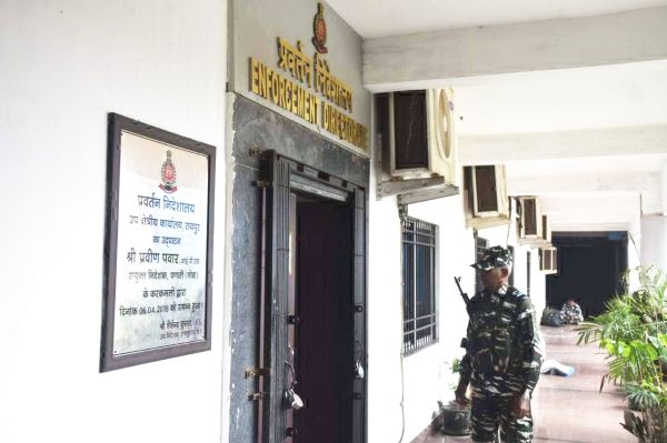 एक पूर्व निगमायुक्त को भी घेरे में लिया ईडी ने
