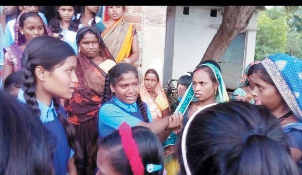मनमानी का आरोप, प्राचार्य के खिलाफ खोला मोर्चा