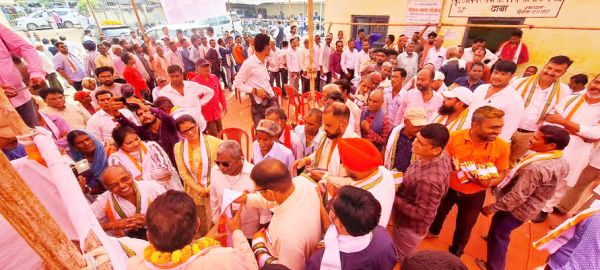 किसानों की सेवा ही सरकार की प्राथमिकता- गिरीश