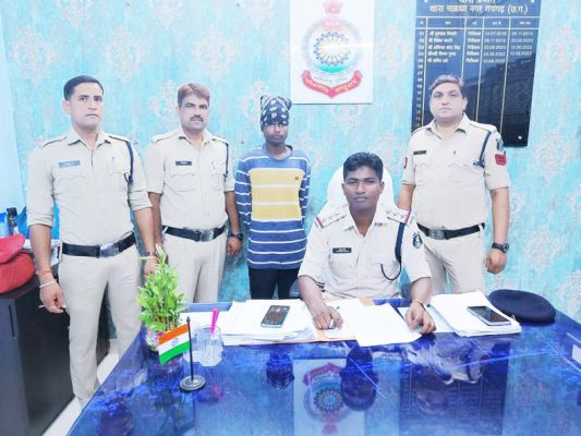 हत्या के प्रयास मामले का फरार आरोपी गिरफ्तार