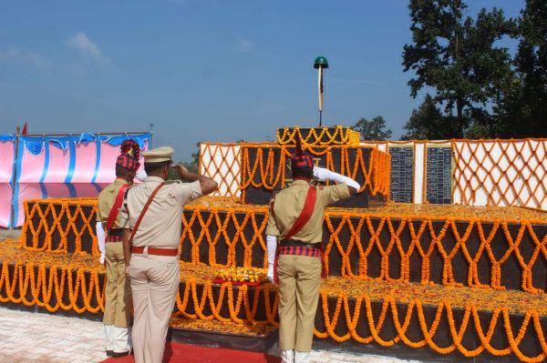 पुलिस स्मृति दिवस: शहीदों को दी श्रद्धांजलि
