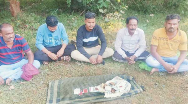 7 जुआरी पकड़ाए, नगदी जब्त
