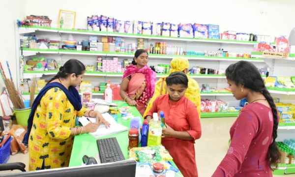 नांदगांव का सी-मार्ट स्थानीय उत्पादों की बिक्री में प्रदेश में पहले स्थान पर