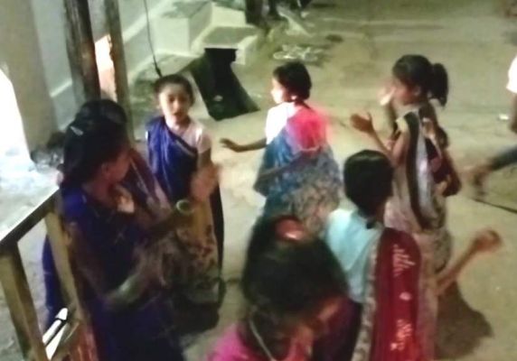 घरों के सामने होने लगा सुवा नृत्य