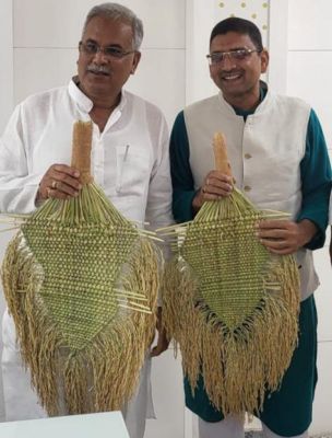 सीएम से मिले नवाज ने भेंट की चिरईचिगुनी