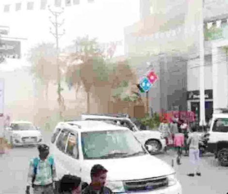 मैग्नेटो मॉल के तीसरे माले पर लगी आग, मची अफरा-तफरी