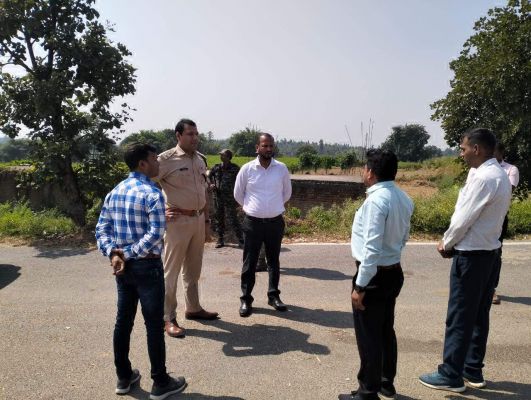 धान खरीदी की तैयारियों का जायजा लेने कलेक्टर-एसपी पहुंचे विभिन्न उपार्जन केंद्र