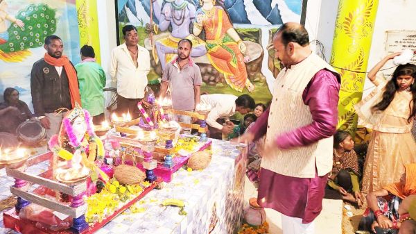 गाजे-बाजे के साथ निकली शिव की बारात धूमधाम से मनाया गौरी-गौरा उत्सव