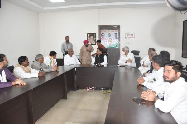 चुनाव कैसे लड़ें, पुनिया ने बताई रणनीति