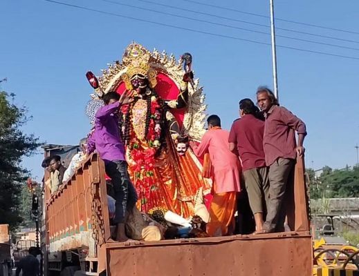 भक्ति भाव से हुई मां काली की पूजा, विसर्जन