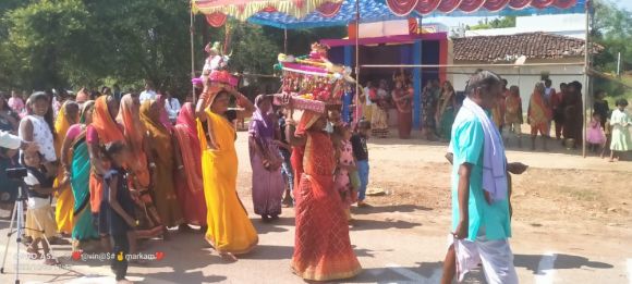 धूमधाम से मना गौरा गौरी पर्व