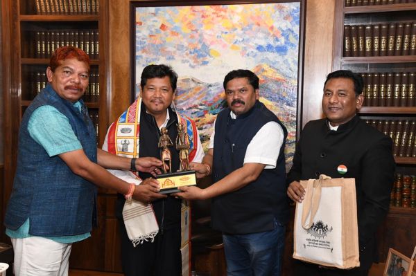 राष्ट्रीय आदिवासी नृत्य महोत्सव में शामिल होने मेघालय के सीएम को न्यौता