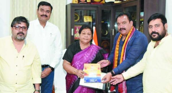 राज्यपाल से छठ आयोजन समिति के प्रतिनिधिमंडल ने की भेंट
