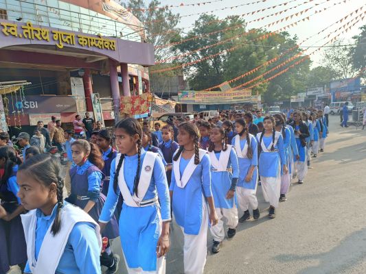 एकता दौड़ में शामिल हुए कलेक्टर सहित जनप्रतिनिधि