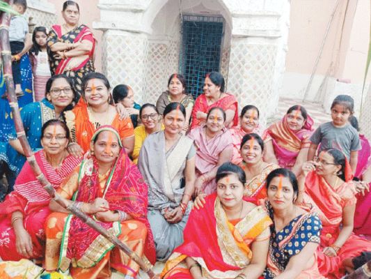 उगते सूरज को दिया अघ्र्य