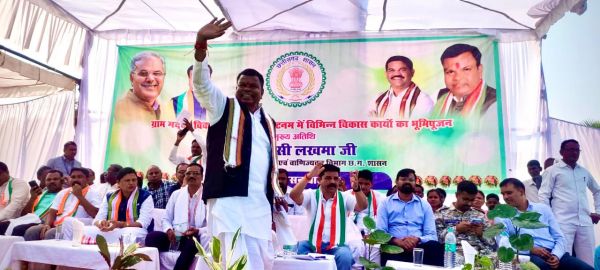 मद्देड़ पहुंचे प्रभारी मंत्री लखमा, कहा- आरक्षण को लेकर लोगों को गुमराह कर रही भाजपा
