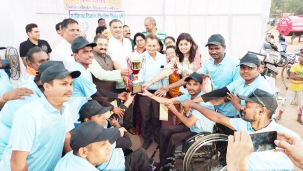  व्हीलचेयर क्रिकेट स्पर्धा: जांजगीर को हराकर रायपुर ने जीता मैच