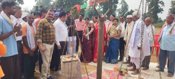 सिहावा विधायक ने सांकरा में धान खरीदी का किया शुभारंभ