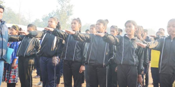 एकता दौड़ में बच्चे, युवा व महिलाएं हुई शामिल