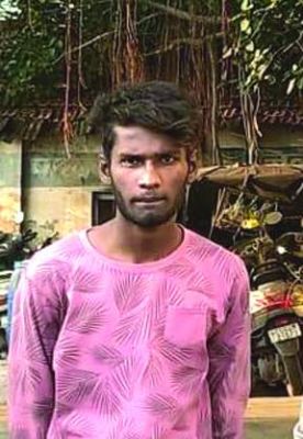 कार का शीशा तोड़ चोरी,   सीसीटीव्ही से पकड़ाया चोर