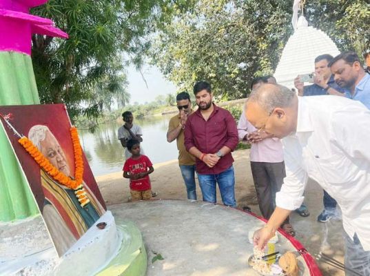 भाजपाइयों ने अटल को याद कर मनाया राज्य स्थापना दिवस