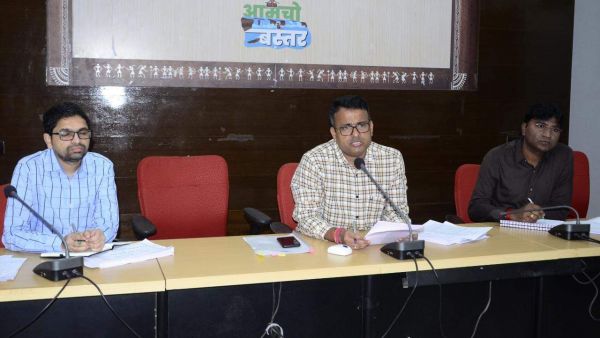 देवगुडिय़ों को बनाएं आकर्षक-कलेक्टर