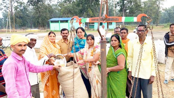 धान खरीदी केंद्र का किया निरीक्षण- प्रेमलता नागवंशी 