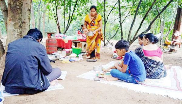 आंवला नवमी पर पिकनिक स्थल गुलजार लोगों ने उठाया वन भोज का आनंद