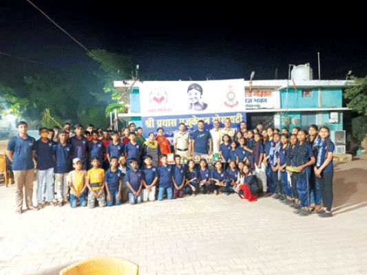  राज्योत्सव पर प्रयास के बच्चों को मिली मिठाई, और मेवा