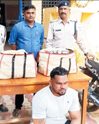 शराब की अवैध बिक्री, 9 गिरफ्तार, होटल-ढाबा में शराब पिलाने वाले  संचालकों पर भी कार्रवाई