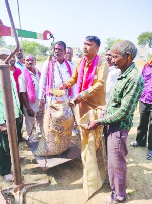 सीएम ने किसानों को आर्थिक व्यवस्था से उबारा- महेन्द्र