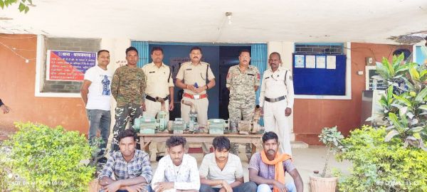 मोटर पंप के साथ 4 आरोपी पकड़ाए