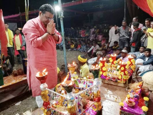 ईशर देव-गौरा रानी विवाह महोत्सव संसदीय सचिव ने की पूजा-अर्चना