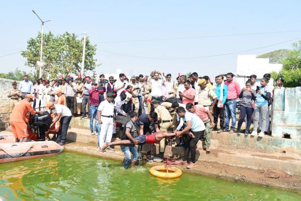बाढ़ प्रभावितों को बचाने मॉक ड्रिल