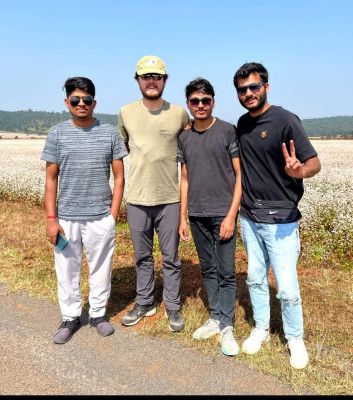 प्राकृतिक सुंदरता और ग्रामीण जनजीवन को यू-ट्यूब में देखकर स्विट्जरलैंड का युवक पहुंचा जशपुर