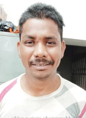 पुलिस से बचने हाईटेंशन खंबे पर चढ़ा 19 मामलों का आरोपी, हुआ घायल
