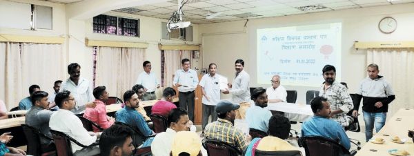 संविदाकर्मियों को कौशल प्रमाण पत्र