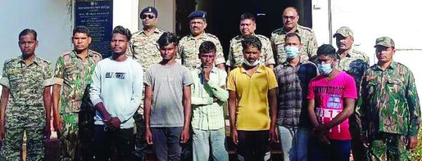 चोरी के 6 आरोपी गिरफ्तार