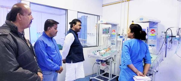 संसदीय सचिव ने महारानी अस्पताल की सुविधाएं-समस्याएं देखी, मरीजों का हालचाल जाना