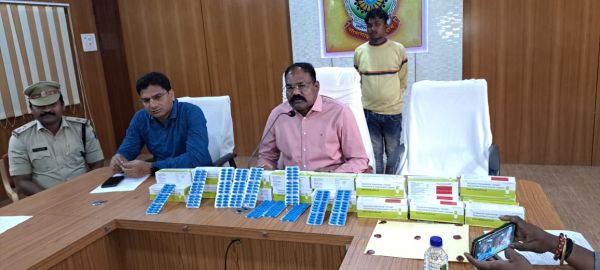 3600 नशीली कैप्सूल के साथ तस्कर गिरफ्तार