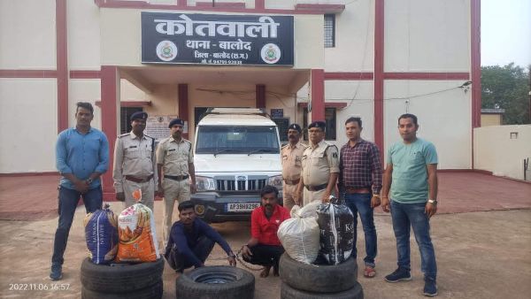 स्टेपनी में गांजा भरकर ले जातेे नांदगांव के दो गिरफ्तार