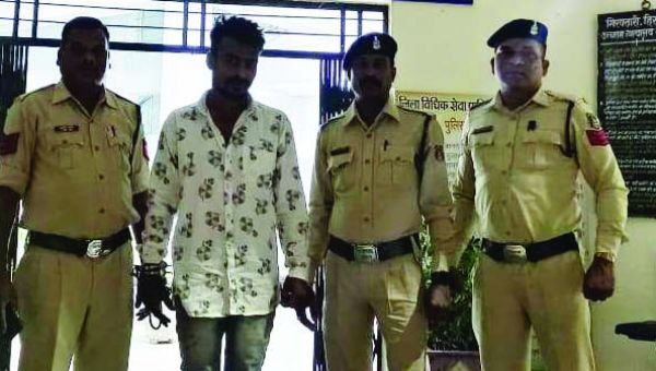 गांजा के साथ आरोपी पकड़ाया